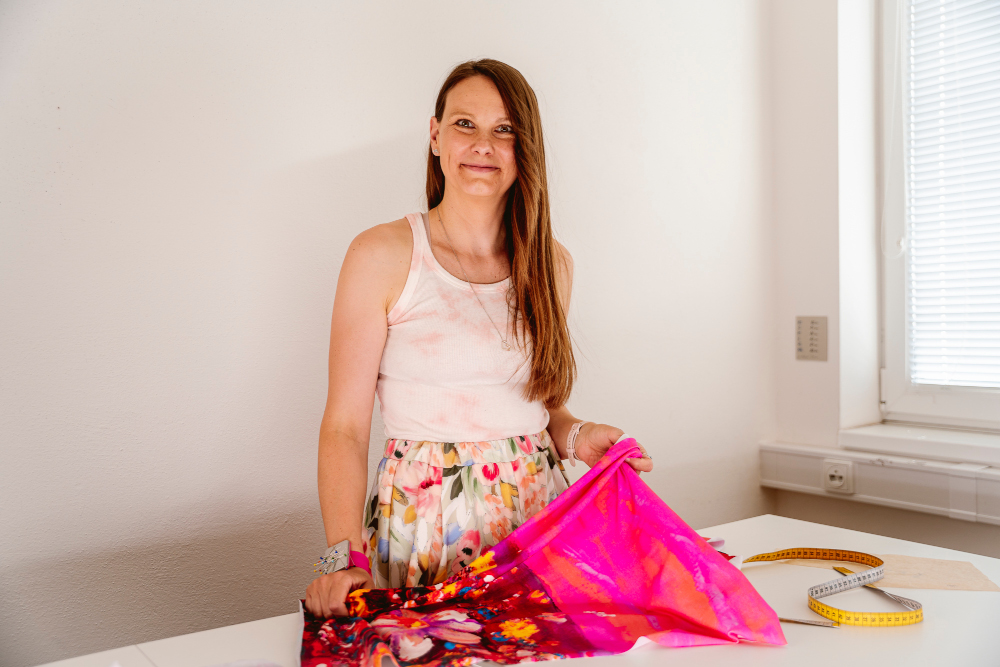 barva a střih sukně na míru